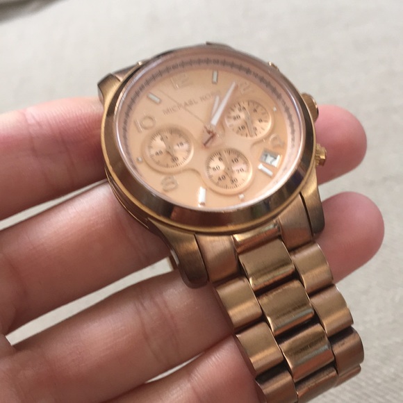 Michael Kors Runway Chronograph Rose Gold Watch - Picture 3 of 5